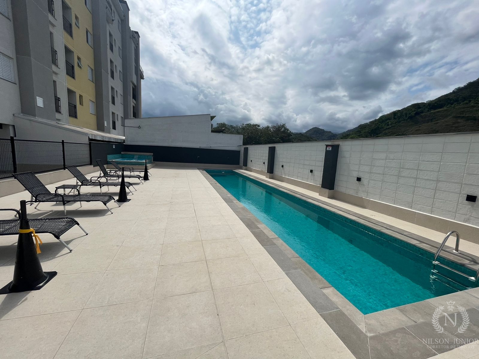 Apartamento de 2 Dormitorios a Venda em Ubatuba Sp Centro